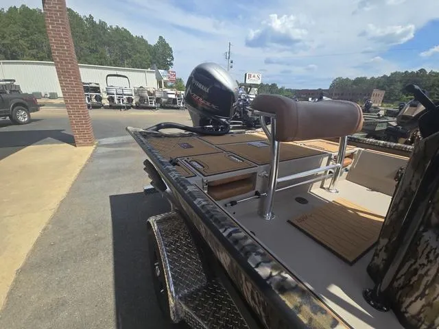 Slide: The Image of Avid 20 Rogue 2026 - 17