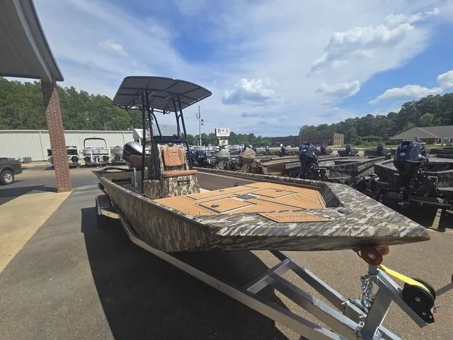 Slide: The Image of Avid 20 Rogue 2026 - 3