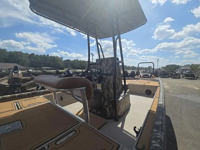 Slide: The Image of Avid 20 Rogue 2026 - 5