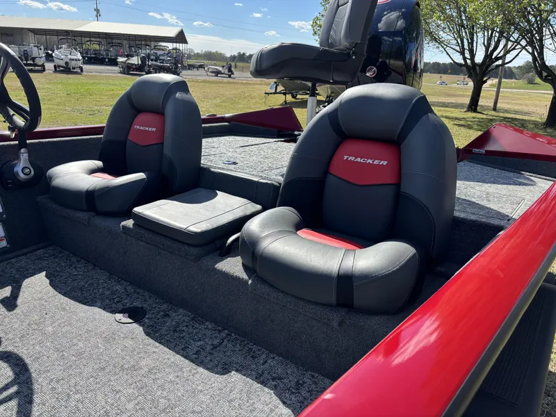 Slide: The Image of Tracker Pro Team 195 TXW Tournament Edition 2025 - 14