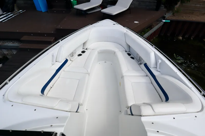 Slide: The Image of 2005 Formula 280 Bowrider with spacious white seating area. - 17