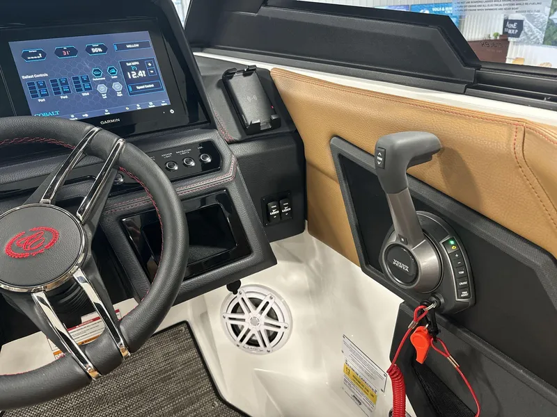 Slide: The Image of Cobalt R4 Surf 2025 - 15