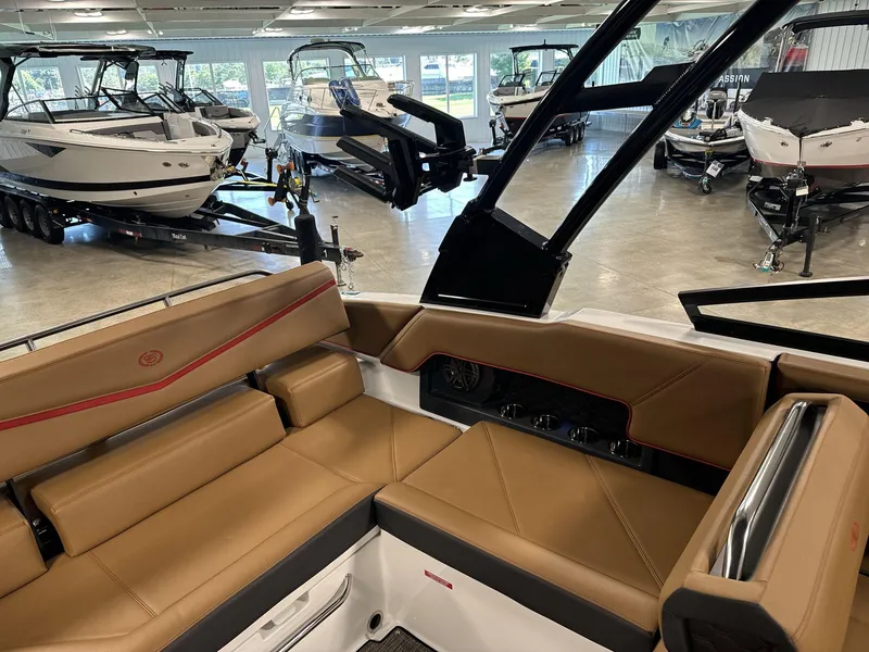 Slide: The Image of Cobalt R4 Surf 2025 - 18