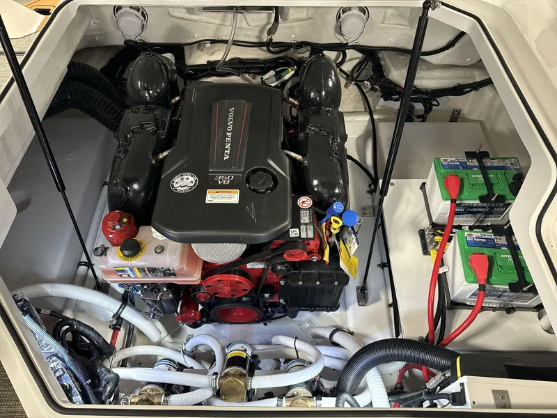 Slide: The Image of Cobalt R4 Surf 2025 - 22