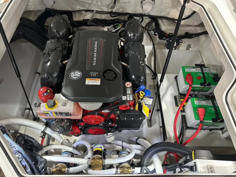 Slide: The Image of Cobalt R4 Surf 2025 - 28