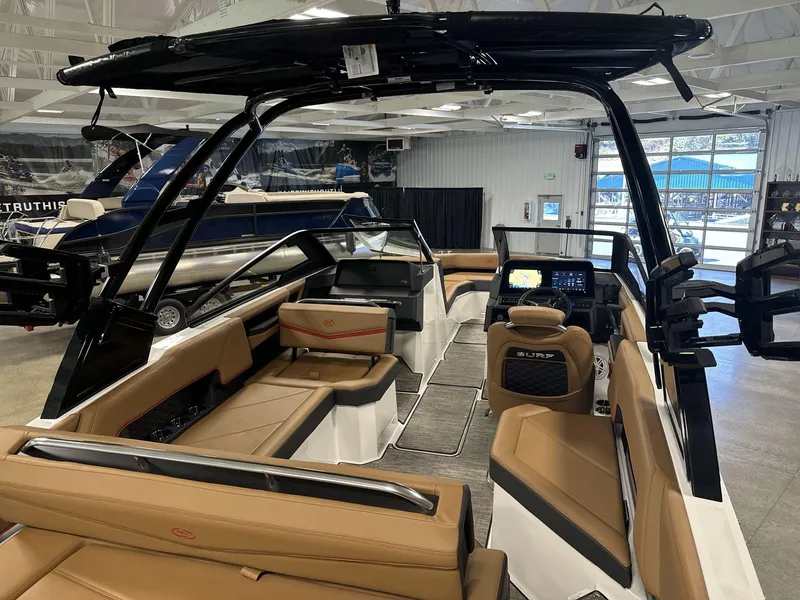 Slide: The Image of Cobalt R4 Surf 2025 - 8