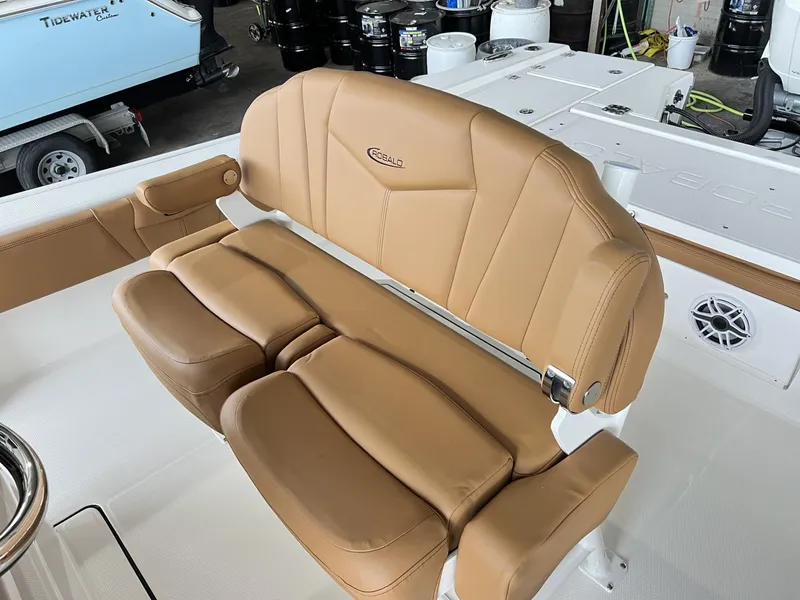 Slide: The Image of Robalo 266 Cayman 2025 - 7