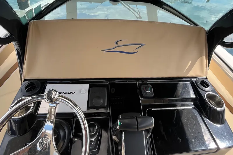 Slide: The Image of Scout 330 LXF 2024 - 50