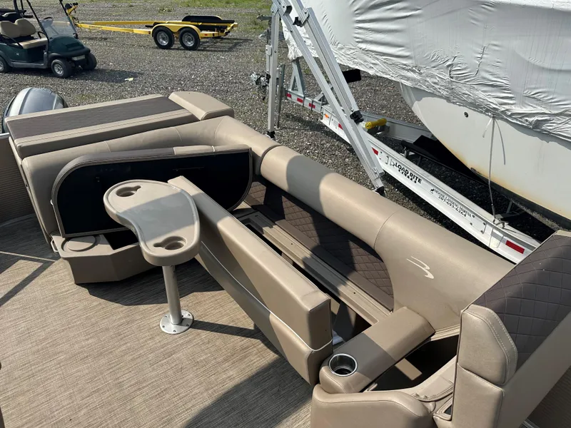 Slide: The Image of Bennington 23 SLX 3 2020 - 11