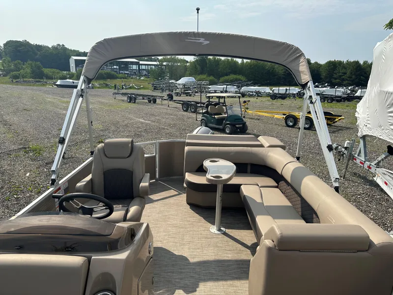 Slide: The Image of Bennington 23 SLX 3 2020 - 16