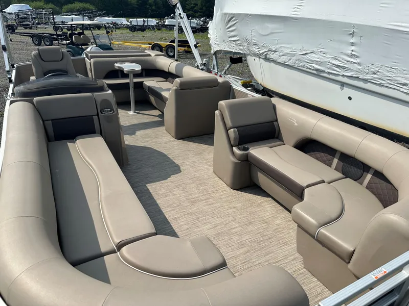 Slide: The Image of Bennington 23 SLX 3 2020 - 19