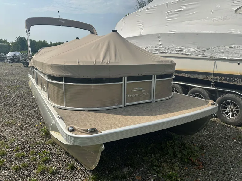 Slide: The Image of Bennington 23 SLX 3 2020 - 5