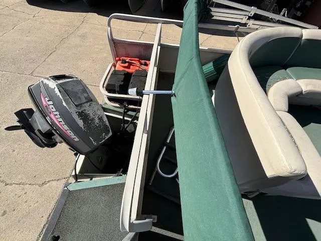 Slide: The Image of Crestliner Sport 2480 1999 - 22