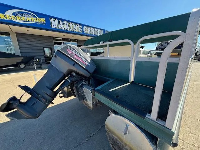 Slide: The Image of Crestliner Sport 2480 1999 - 5