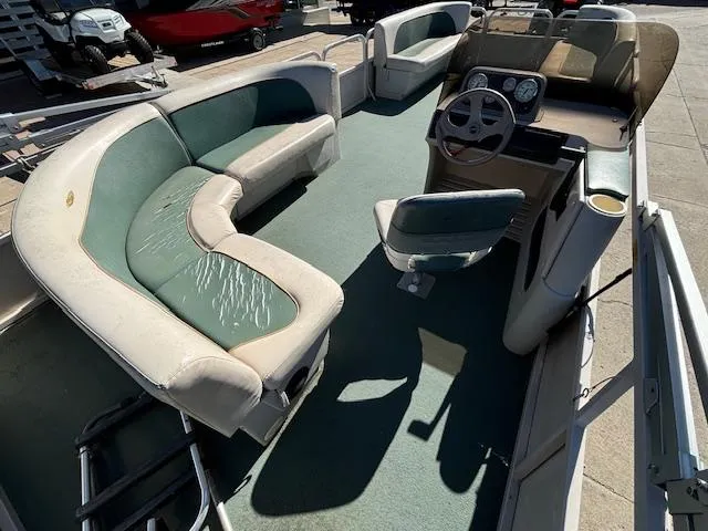 Slide: The Image of Crestliner Sport 2480 1999 - 8