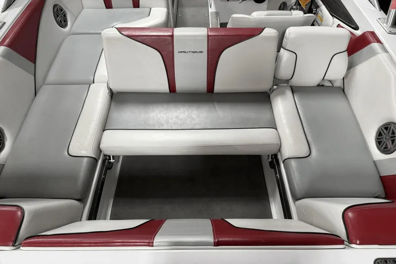 Slide: The Image of Nautique Super Air Nautique 210 Team 2009 - 48