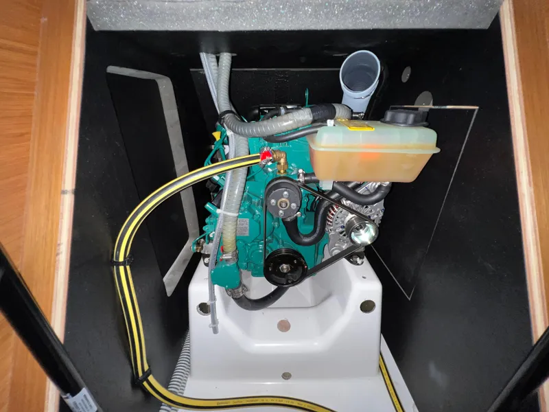 Slide: The Image of Dufour 360 2021 - 52