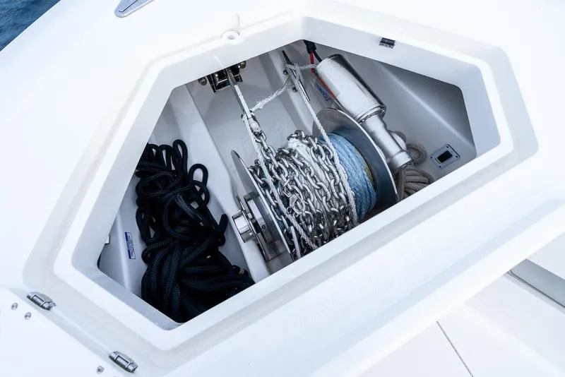 Slide: The Image of SeaVee 450z 2024 - 13