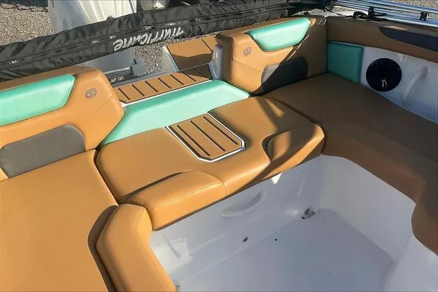 Slide: The Image of Hurricane SunDeck 2050 OB 2025 - 20