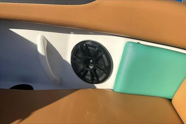 Slide: The Image of Hurricane SunDeck 2050 OB 2025 - 28