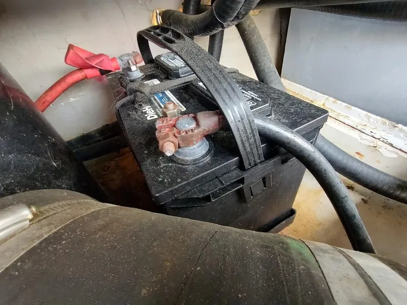 Slide: The Image of Wellcraft 330 Coastal 1997 - 101