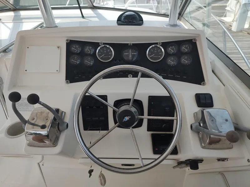 Slide: The Image of Wellcraft 330 Coastal 1997 - 19