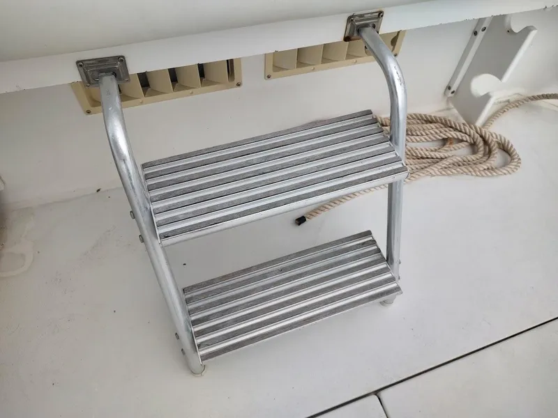 Slide: The Image of Wellcraft 330 Coastal 1997 - 33