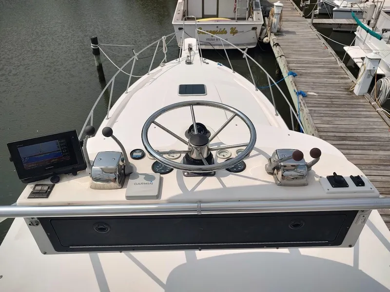 Slide: The Image of Wellcraft 330 Coastal 1997 - 36