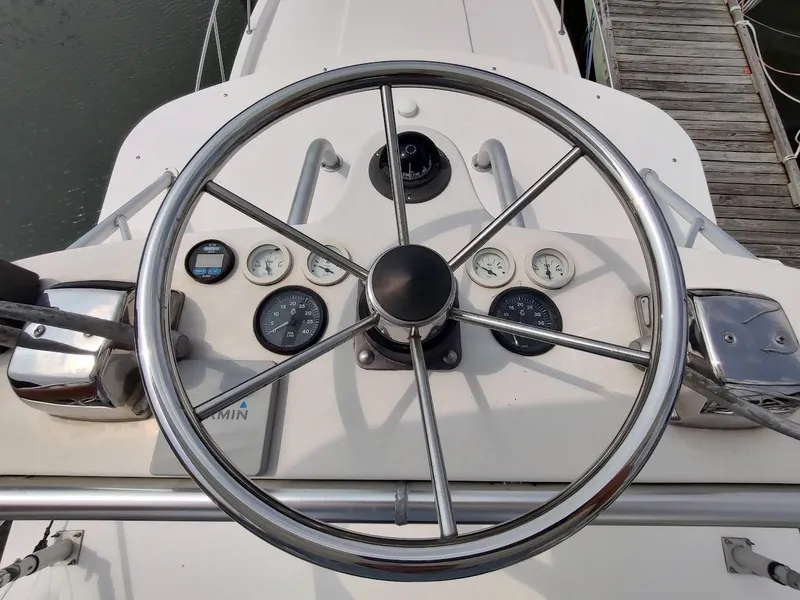 Slide: The Image of Wellcraft 330 Coastal 1997 - 39