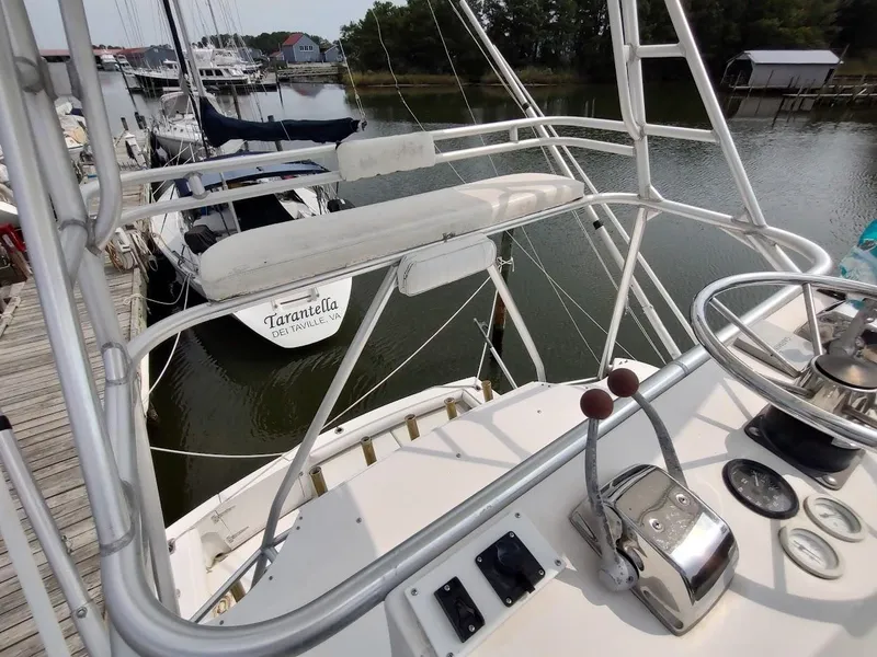 Slide: The Image of Wellcraft 330 Coastal 1997 - 41