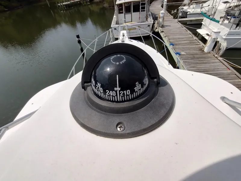 Slide: The Image of Wellcraft 330 Coastal 1997 - 42