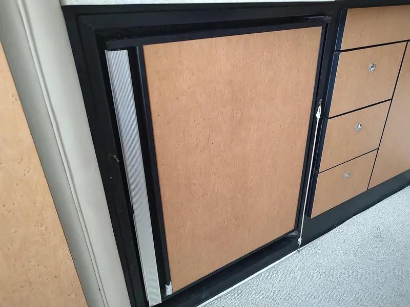 Slide: The Image of Wellcraft 330 Coastal 1997 - 61