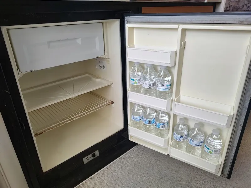 Slide: The Image of Wellcraft 330 Coastal 1997 - 62