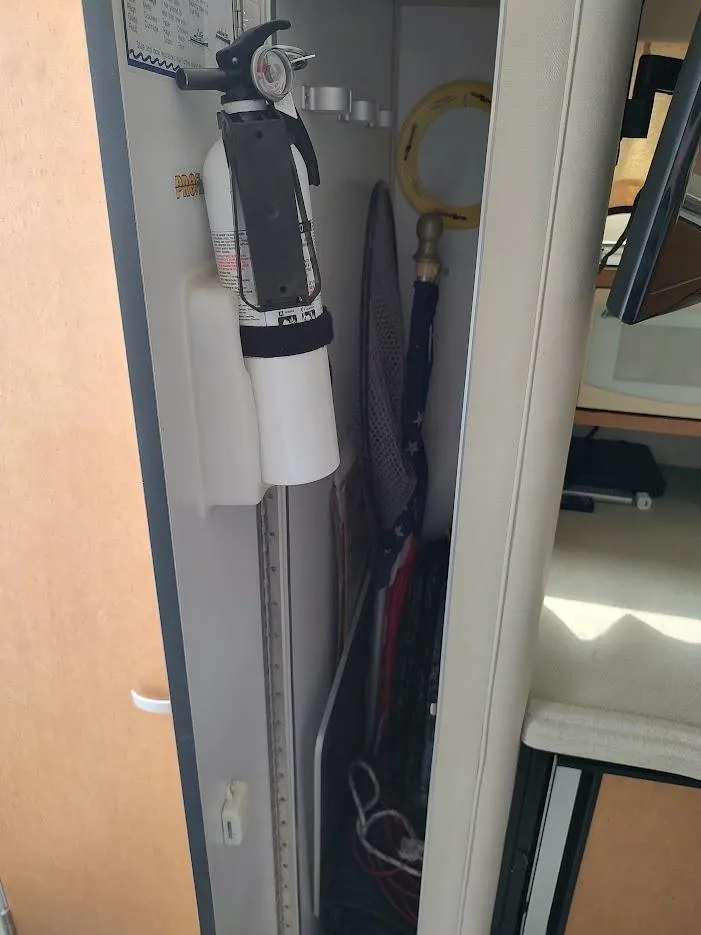 Slide: The Image of Wellcraft 330 Coastal 1997 - 66