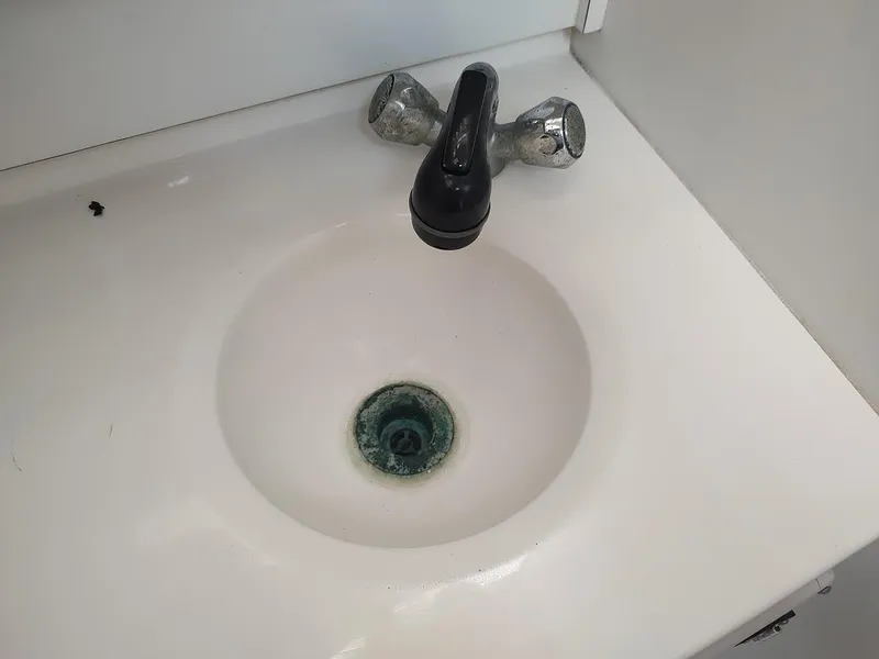 Slide: The Image of Wellcraft 330 Coastal 1997 - 75