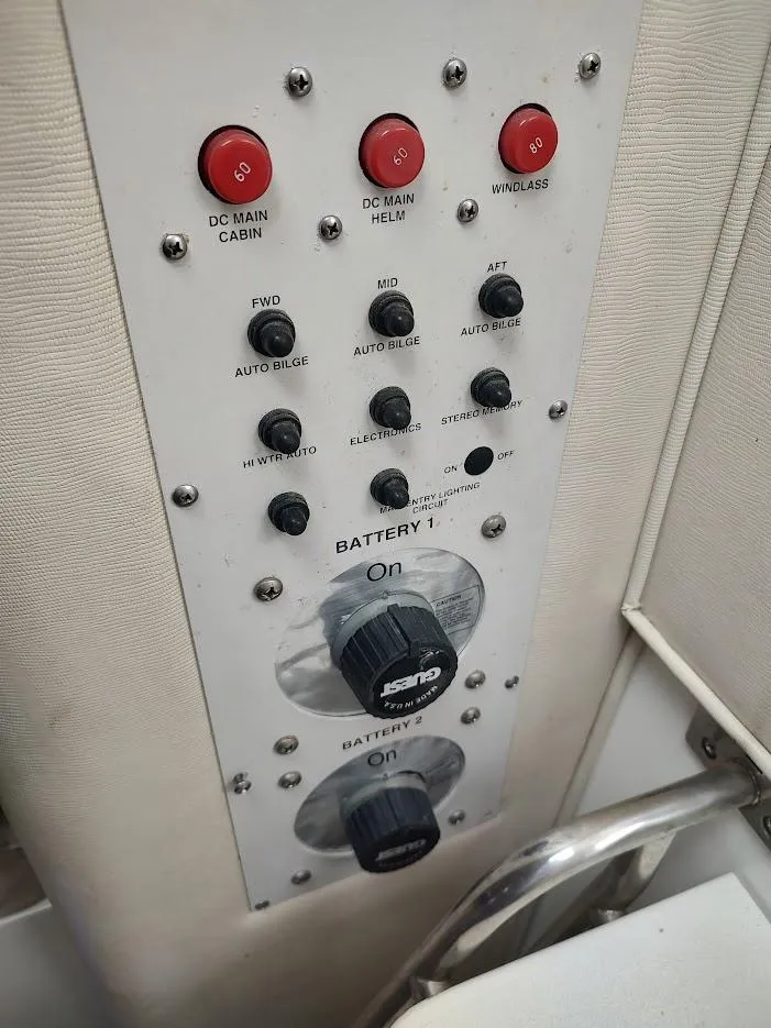 Slide: The Image of Wellcraft 330 Coastal 1997 - 82