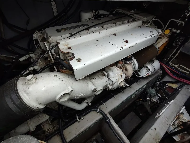 Slide: The Image of Wellcraft 330 Coastal 1997 - 84