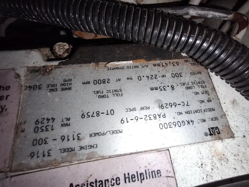 Slide: The Image of Wellcraft 330 Coastal 1997 - 93