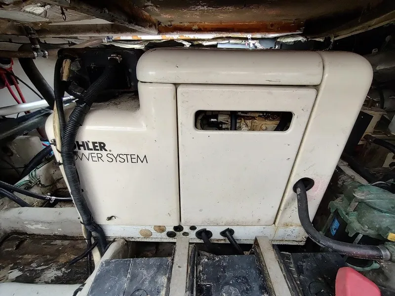 Slide: The Image of Wellcraft 330 Coastal 1997 - 95