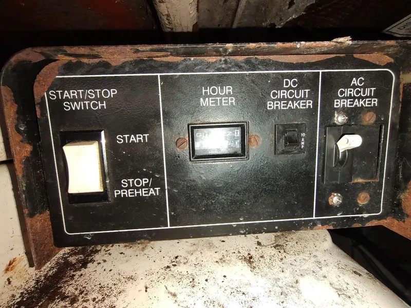 Slide: The Image of Wellcraft 330 Coastal 1997 - 96