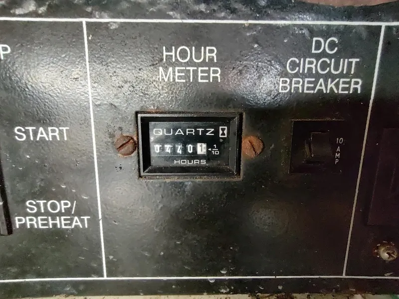 Slide: The Image of Wellcraft 330 Coastal 1997 - 97