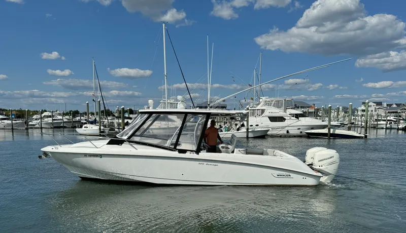 The Image of Boston Whaler 32 Outrage Cuddy 2006 - 0