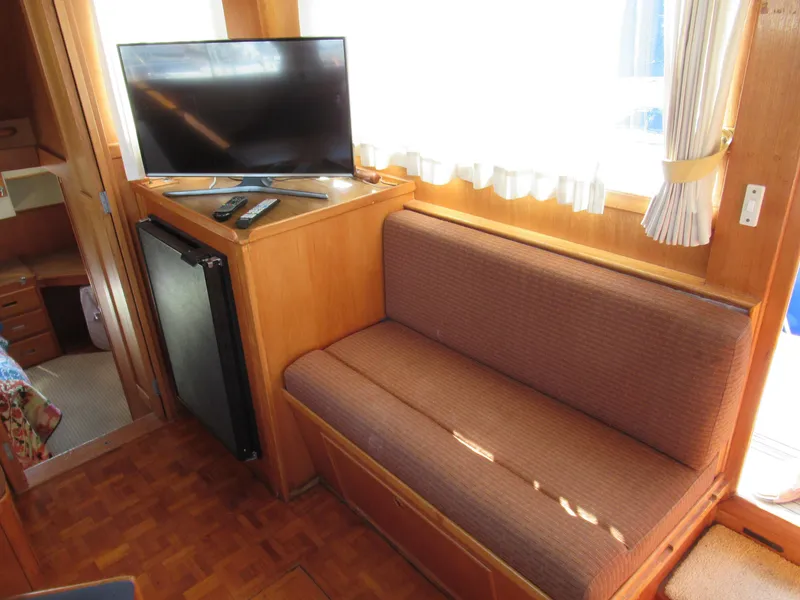 Slide: The Image of Port salon - 4