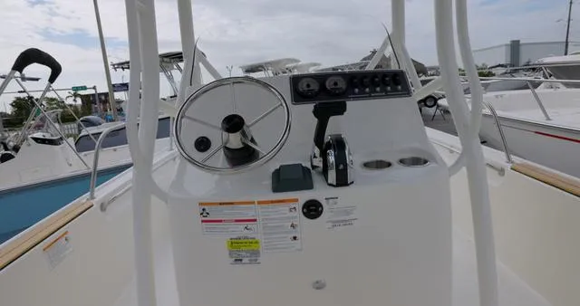 Slide: The Image of Boston Whaler 190 Montauk 2026 - 11