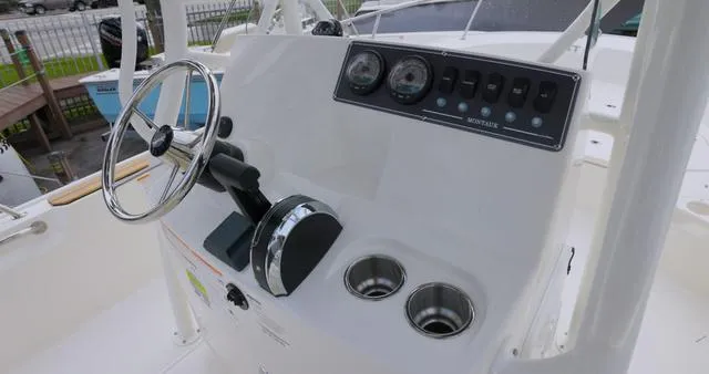 Slide: The Image of Boston Whaler 190 Montauk 2026 - 13