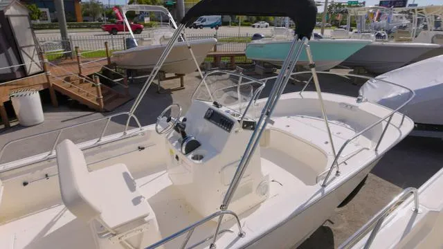 Slide: The Image of Boston Whaler 170 Montauk 2024 - 13