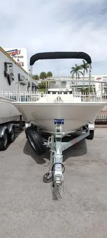 Slide: The Image of Boston Whaler 170 Montauk 2024 - 15