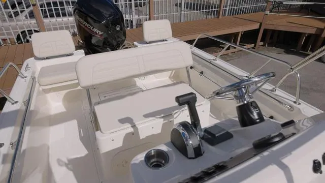 Slide: The Image of Boston Whaler 170 Montauk 2024 - 5