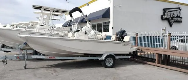 Slide: The Image of Boston Whaler 170 Montauk 2024 - 7