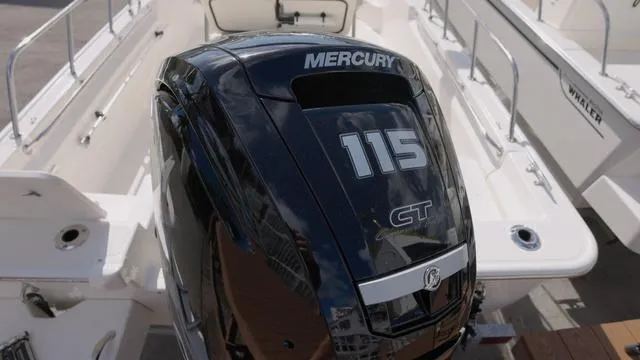 Slide: The Image of Boston Whaler 170 Montauk 2024 - 9